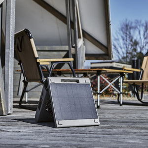太陽光で充電できるから防災用としても活躍する SOTOMO ソーラーパワーファン APF-560