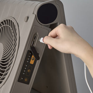 太陽光で充電できるから防災用としても活躍する SOTOMO ソーラーパワーファン APF-560
