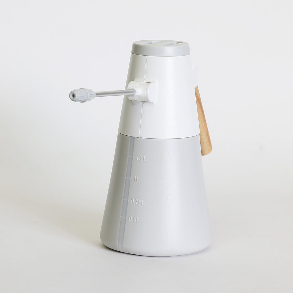 毎日のお手入れに 簡単スタイリッシュ 電動ミスト SPLASH FIELD