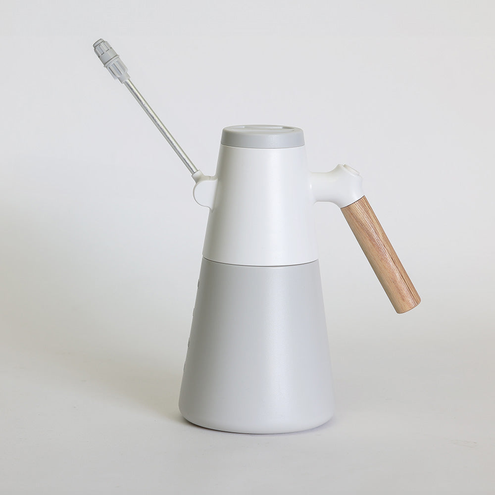 毎日のお手入れに 簡単スタイリッシュ 電動ミスト SPLASH FIELD