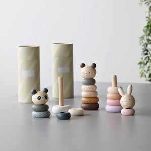 やさしい北欧カラーと天然木のぬくもりを組み合わせた、ベビー用スタッキングトイ STACKING ANIMAL（スタッキング アニマル）