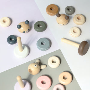 やさしい北欧カラーと天然木のぬくもりを組み合わせた、ベビー用スタッキングトイ STACKING ANIMAL（スタッキング アニマル）