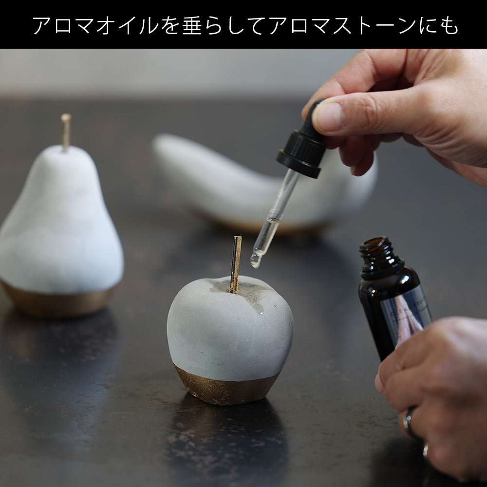 有機質と無機質を組み合わせた洋梨のオブジェ Laurene（ローレン