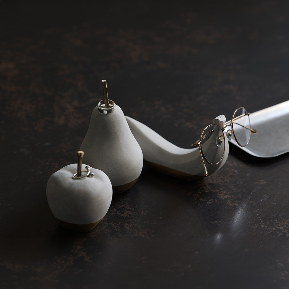 有機質と無機質を組み合わせたリンゴのオブジェ Steven（スティーブン