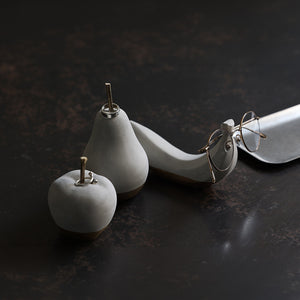 有機質と無機質を組み合わせたリンゴのオブジェ Steven（スティーブン）