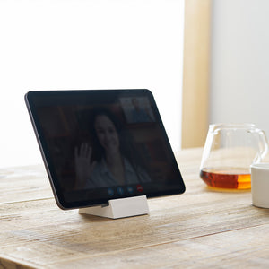 場所をとりがちなタブレットスタンドをコンパクトにした Tabcoco（タブココ）