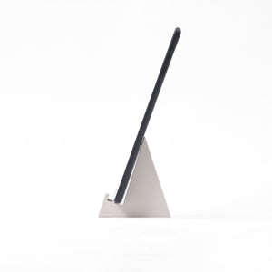 場所をとりがちなタブレットスタンドをコンパクトにした Tabcoco（タブココ）