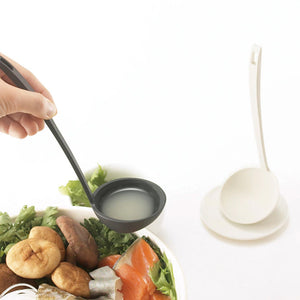 自立するように素材の厚みや重さのベストバランスを考慮し、デザインされた立つお玉 Tate Otama（タテオタマ）