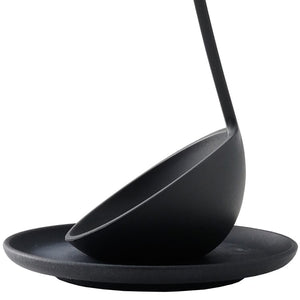 自立するように素材の厚みや重さのベストバランスを考慮し、デザインされた立つお玉 Tate Otama（タテオタマ）