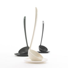 画像をギャラリービューアに読み込む, 自立するように素材の厚みや重さのベストバランスを考慮し、デザインされた立つお玉 Tate Otama（タテオタマ）
