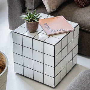 本物のタイルを貼り込んだ テラ サイドテーブル キューブ型