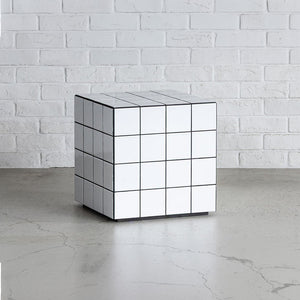 本物のタイルを貼り込んだ テラ サイドテーブル キューブ型