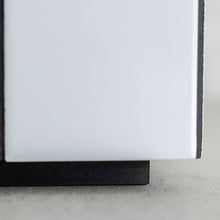 画像をギャラリービューアに読み込む, 本物のタイルを貼り込んだ テラ サイドテーブル キューブ型
