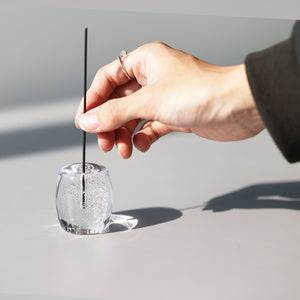 まるでアート作品のようなインセンススタンド The Bubble Incense Stand