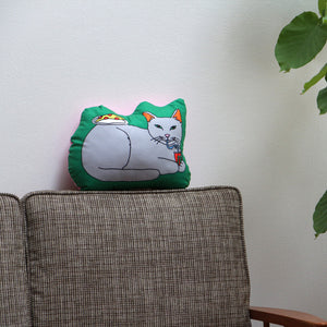 日々を楽しんでいるペット達をテーマにしたクッション The Enjoy C&D Club Cushion（エンジョイ C&D クラブ クッション）