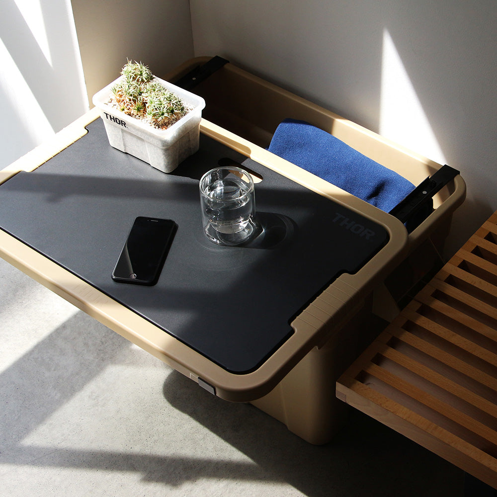 THORをテーブルとして使用したまま中の物を出し入れできる THOR To