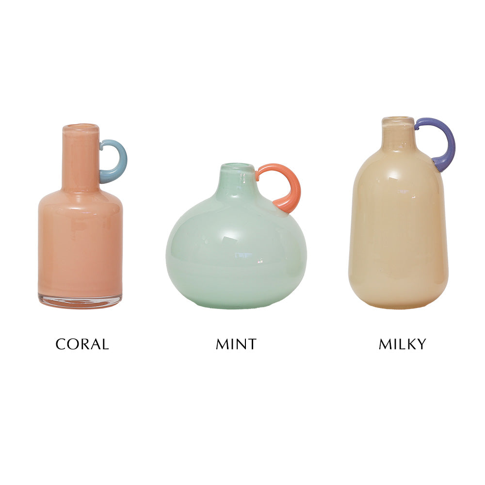 tiana商品 やさしく空間になじむ、ふっくらとしたフォルムと淡い色合いの