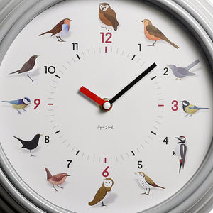 様々な動物たちの可愛らしい鳴き声が響き渡るユニークな掛け時計 TICKY TACKY CLOCK（ティッキー タッキー クロック）