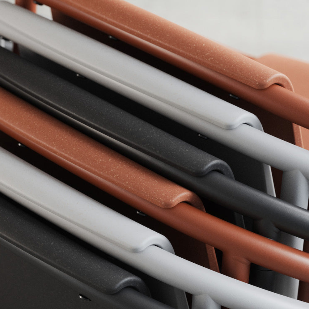 シートが浮いて見えるユニークなデザイン Umbra（アンブラ）リンゴ