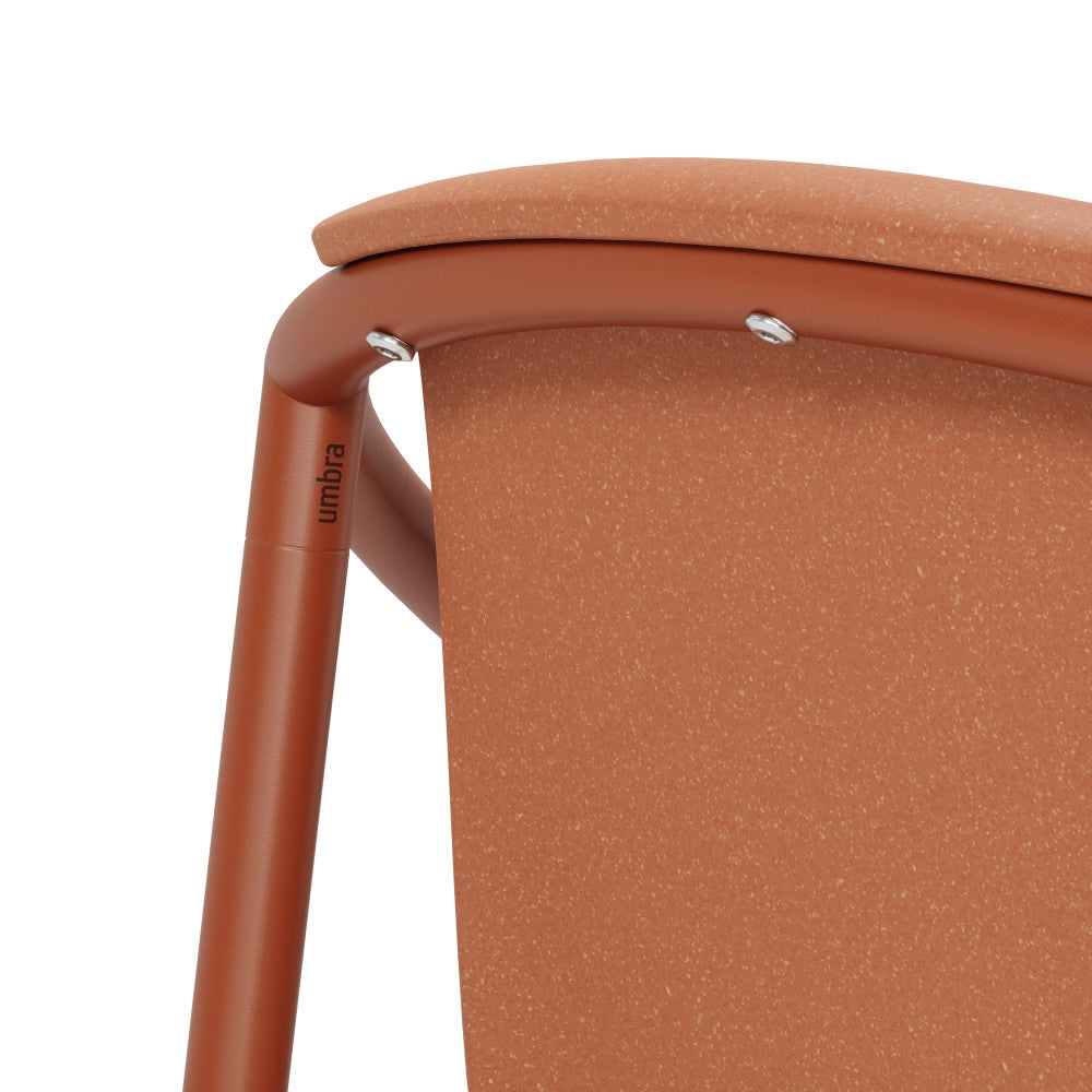 屋内外のあらゆる空間に対応する Umbra（アンブラ）リンゴ カウンター