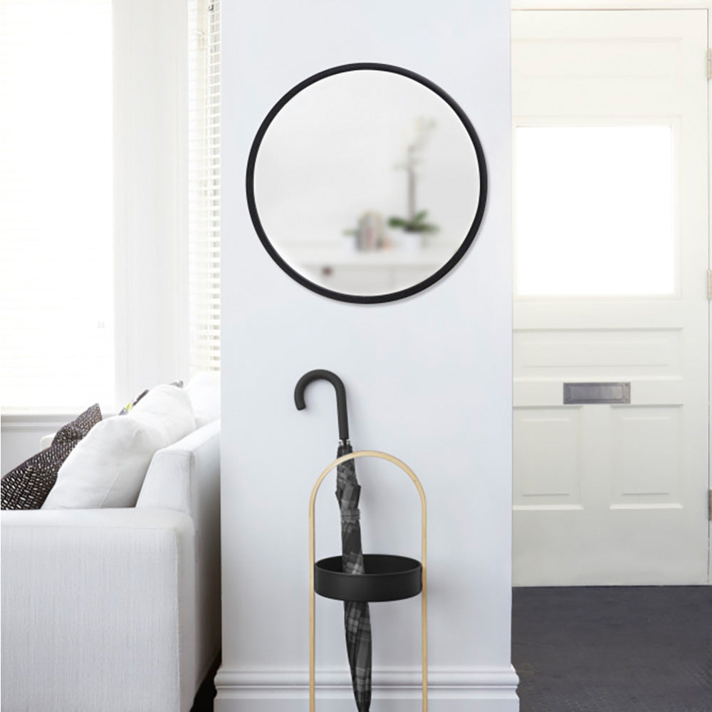 シンプルな丸型で存在感のある大型ミラー Umbra（アンブラ）ハブ