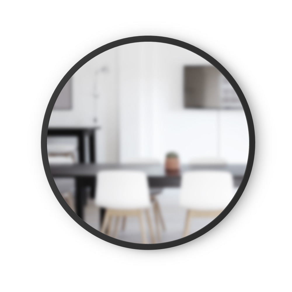 シンプルな丸型で存在感のある大型ミラー Umbra（アンブラ）ハブ