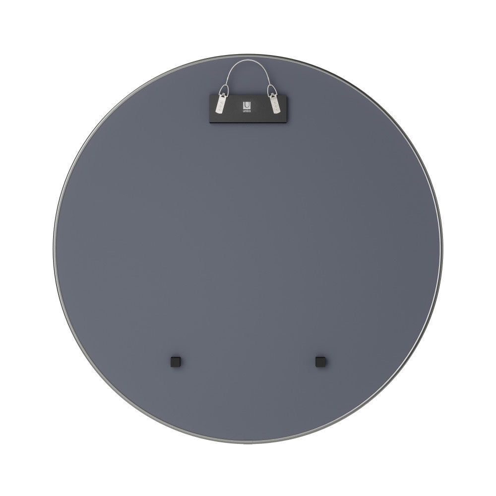 ウォールアートとしても楽しめる大きな丸型の鏡 Umbra（アンブラ