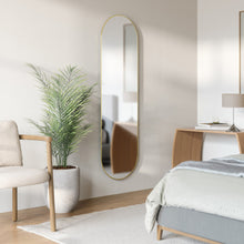 画像をギャラリービューアに読み込む, 丸みを帯びた縦長フォルムが特徴の高さ157cmの大型ピルミラー Umbra（アンブラ）フーバ ピル ミラー 157x45cm
