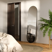 画像をギャラリービューアに読み込む, 丸みを帯びた縦長フォルムが特徴の高さ157cmの大型ピルミラー Umbra（アンブラ）フーバ ピル ミラー 157x45cm
