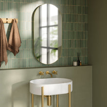 画像をギャラリービューアに読み込む, 丸みを帯びた縦長フォルムが特徴の高さ91cmのウォールミラー Umbra（アンブラ）フーバ ピル ミラー 91x45cm
