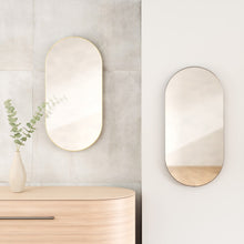 画像をギャラリービューアに読み込む, 丸みを帯びた縦長フォルムが特徴の高さ91cmのウォールミラー Umbra（アンブラ）フーバ ピル ミラー 91x45cm
