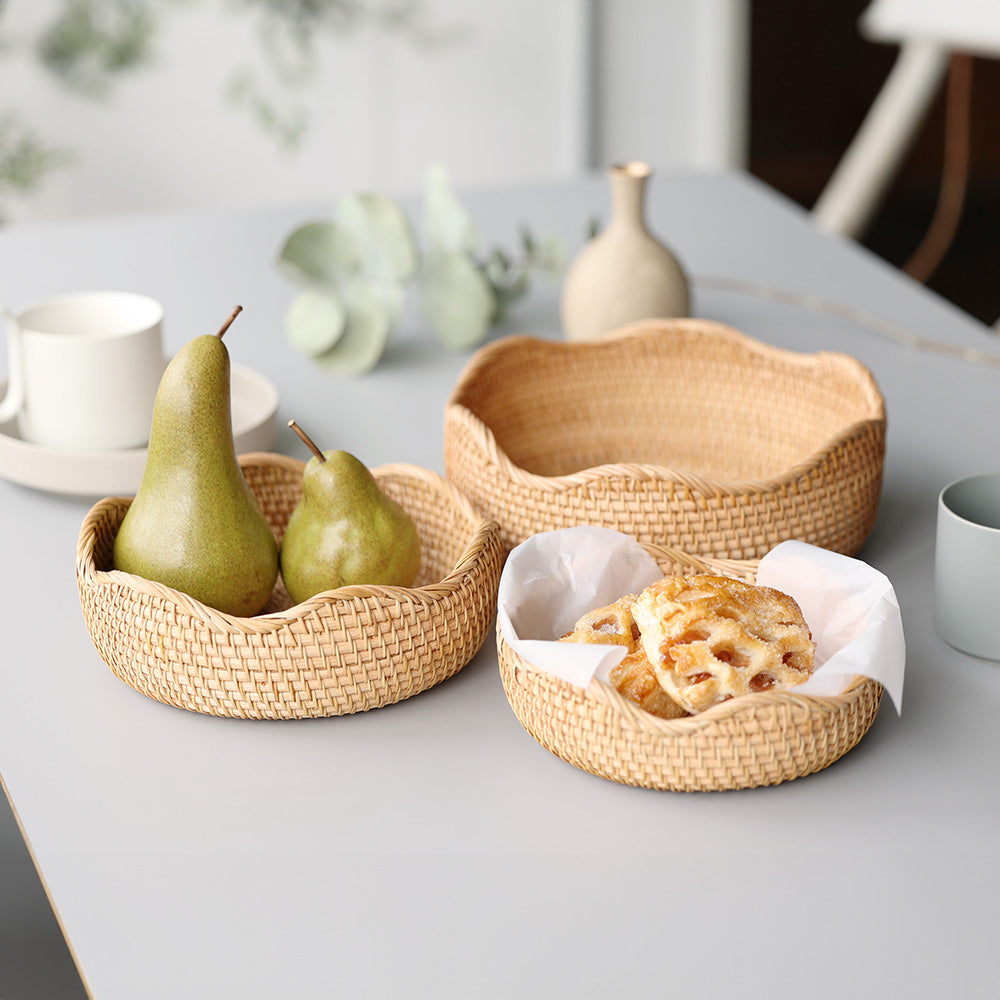 しなやかな編み目がやさしく映えるラタンバスケット WAFFEL'S BASKET CURVE（ワッフルズ バスケット カーブ）