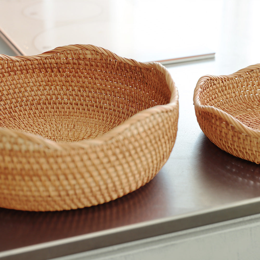 しなやかな編み目がやさしく映えるラタンバスケット WAFFEL'S BASKET