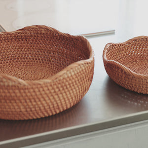 柔らかい曲線と天然素材の温かみのあるラタン素材の籠 WAFFEL'S BASKET（ワッフルズ バスケット）