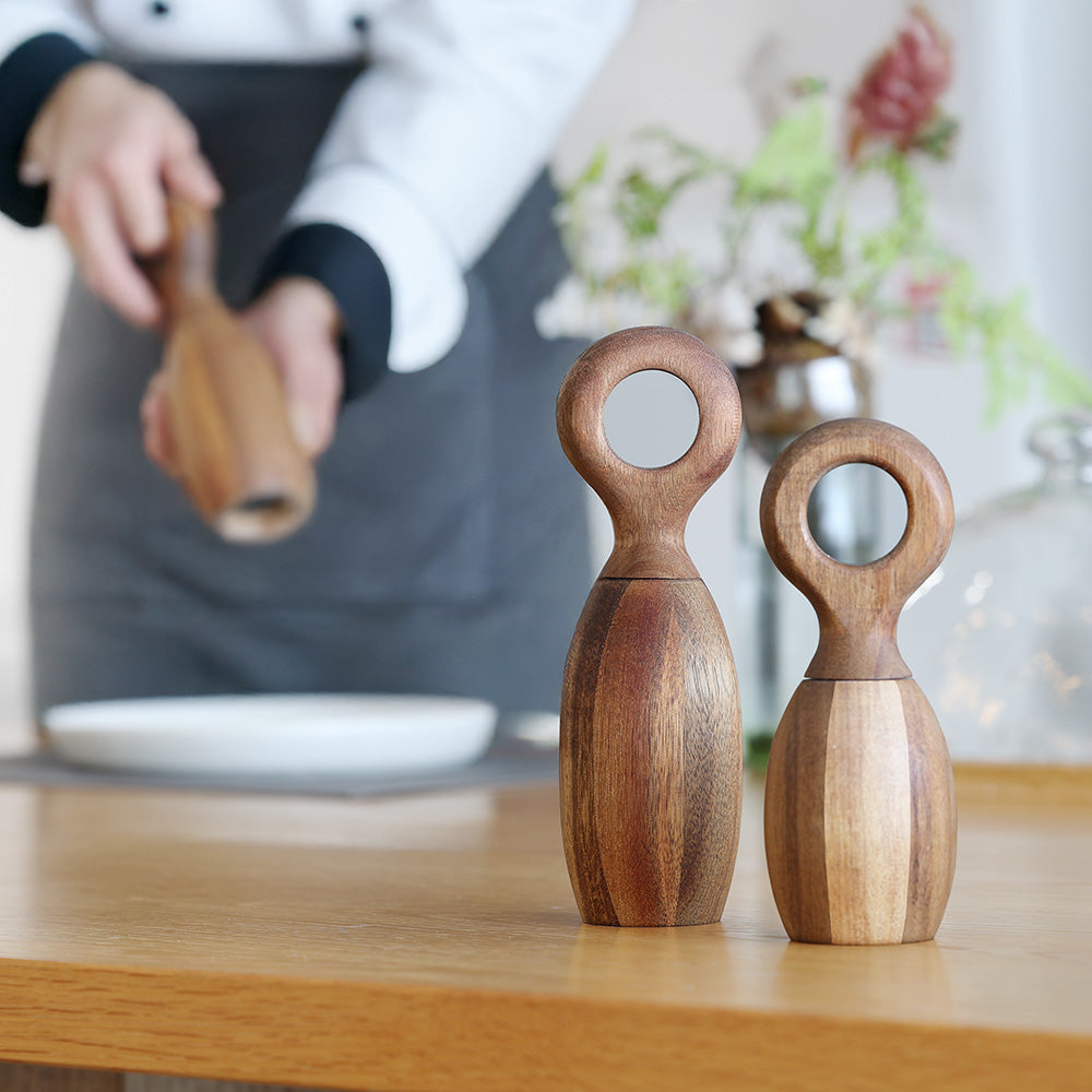自然の風合いとぬくもりを感じる、アカシア木製ペッパーミル WAFFEL'S MILL（ワッフルズ ミル）