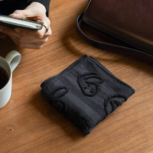 専用パッケージ入り WARMGREY TAIL の HAND CLOTH（ハンドクロス）