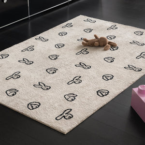 さまざまな場所で使える大きなサイズのラグ WARMGREY TAIL の BIG BUNNY BUNNY RUG（200x144cm）