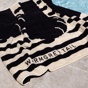 耐久性に優れ毛羽立ちも少ない WARMGREY TAIL の BIG TOWEL（ビッグタオル）