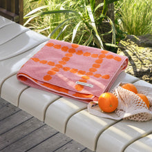 画像をギャラリービューアに読み込む, 耐久性に優れ毛羽立ちも少ない WARMGREY TAIL の BIG TOWEL（ビッグタオル）
