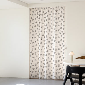 コットン100％で肌触りの良い WARMGREY TAILのCURTAIN（カーテン）