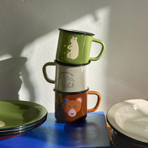 どんな場面でも使える琺瑯製マグカップ WARMGREY TAIL の ENAMEL MUG CUP（エナメル マグカップ）