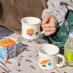 どんな場面でも使える琺瑯製マグカップ WARMGREY TAIL の ENAMEL MUG CUP（エナメル マグカップ）