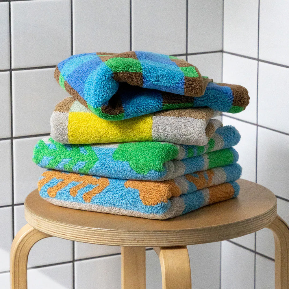 耐久性に優れ毛羽立ちも少ない WARMGREY TAIL の FACE TOWEL（フェイス