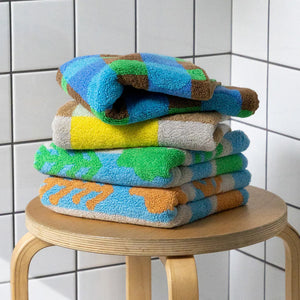 耐久性に優れ毛羽立ちも少ない WARMGREY TAIL の FACE TOWEL（フェイスタオル）