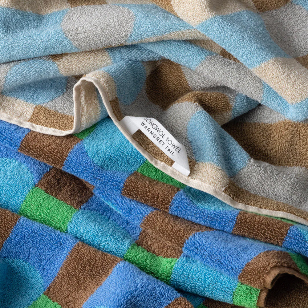 耐久性に優れ毛羽立ちも少ない WARMGREY TAIL の FACE TOWEL（フェイス