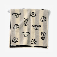 画像をギャラリービューアに読み込む, 耐久性に優れ毛羽立ちも少ない WARMGREY TAIL の FACE TOWEL（フェイスタオル）
