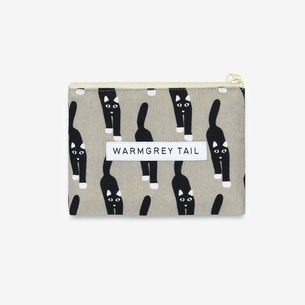 フラットな形状で使えば使うほど馴染むリネン素材のポーチ WARMGREY