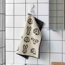 画像をギャラリービューアに読み込む, 耐久性に優れ 毛羽立ちも少ない WARMGREY TAIL の HAND TOWEL（ハンドタオル）
