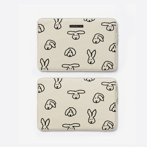 ノートパソコン、タブレット用ナイロンポーチ WARMGREY TAIL の LAPTOP / TABLET NYLON POUCH（ラップトップ タブレット ナイロン ポーチ）