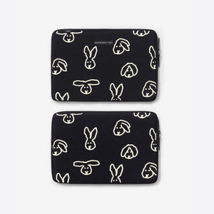 ノートパソコン、タブレット用ナイロンポーチ WARMGREY TAIL の LAPTOP / TABLET NYLON POUCH（ラップトップ タブレット ナイロン ポーチ）